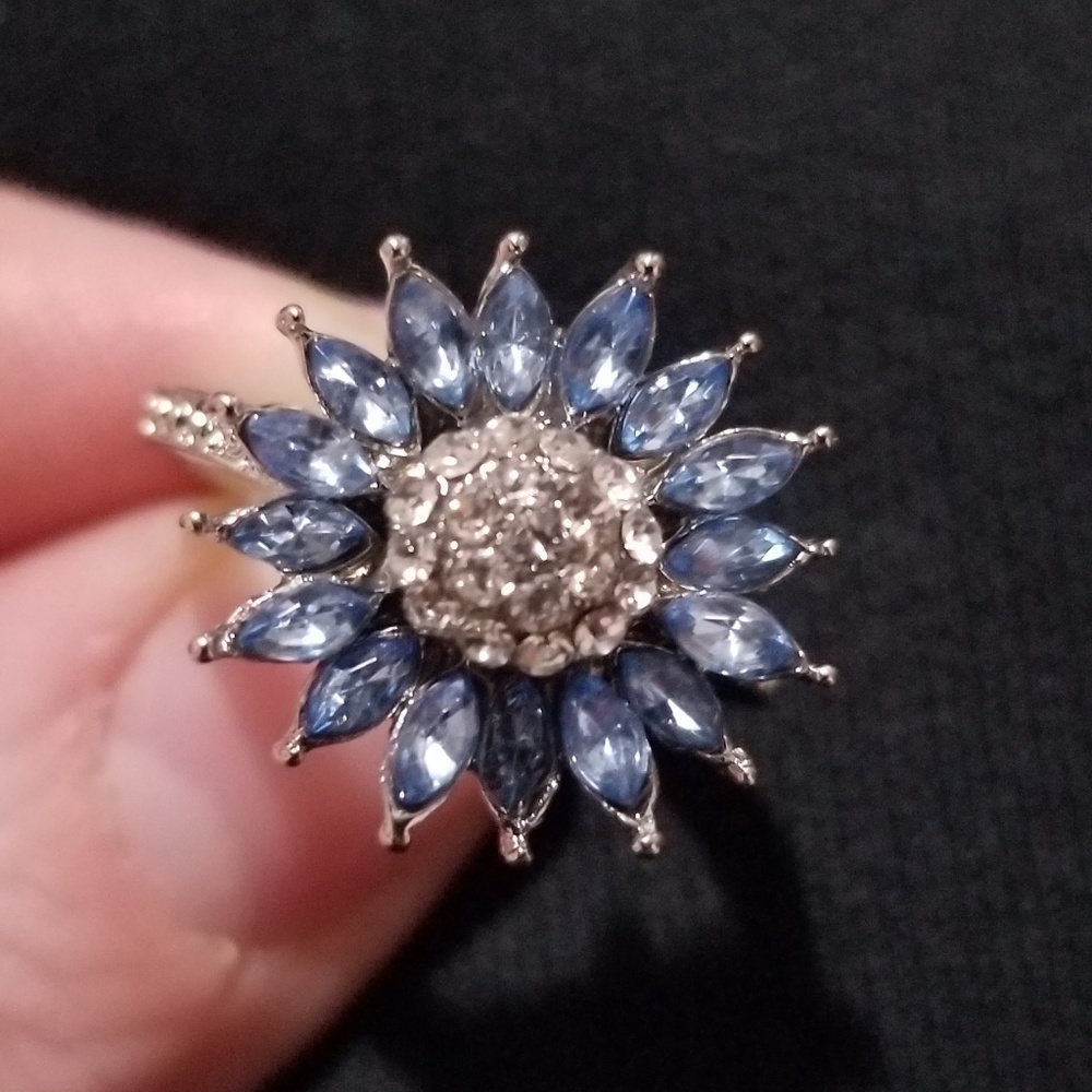 Womens flower ring